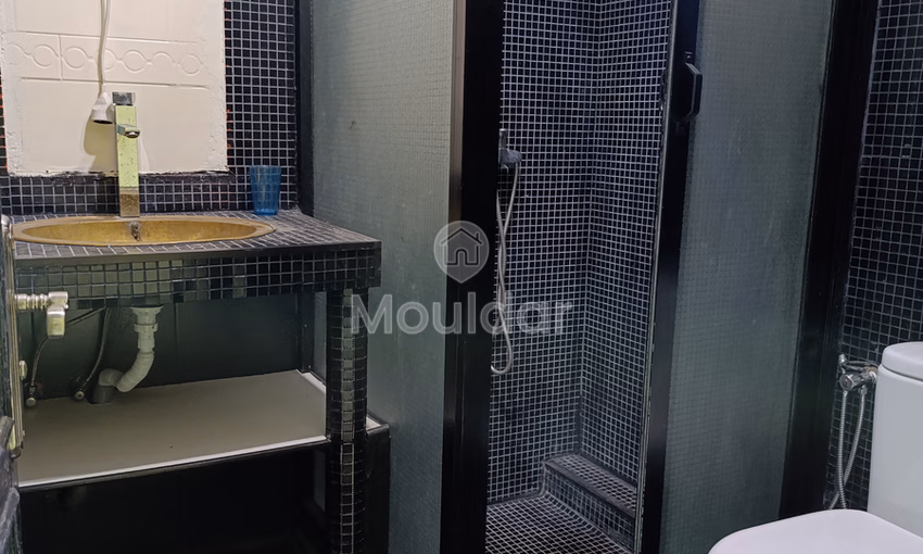 شقة للإيجار مع تراس في الطابق الثامن