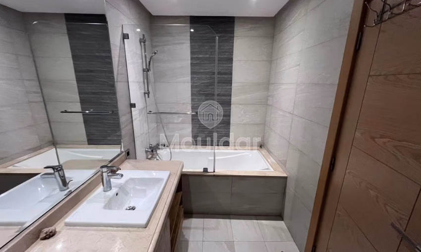 Appartement à vendre - 3 chambres, 160 m². Appartement à vendre - 3 chambres, 160 m².