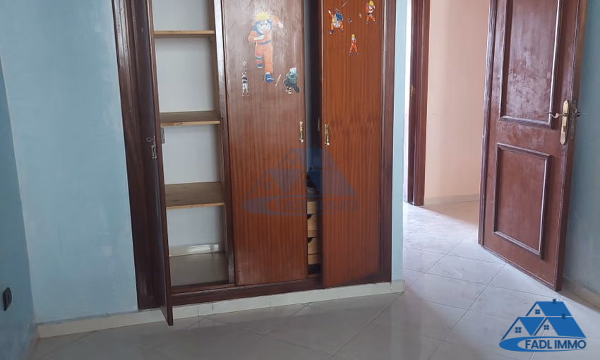 شقة للبيع مع تراس في الطابق الرابع شقة للبيع مع تراس في الطابق الرابع