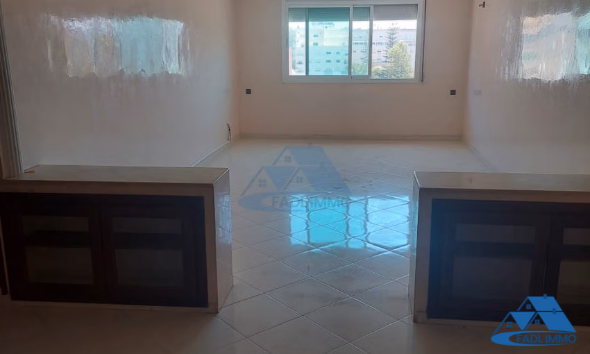 شقة للبيع مع تراس في الطابق الرابع شقة للبيع مع تراس في الطابق الرابع