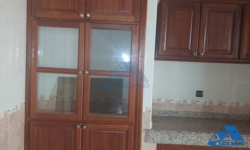 شقة للبيع مع تراس في الطابق الرابع شقة للبيع مع تراس في الطابق الرابع