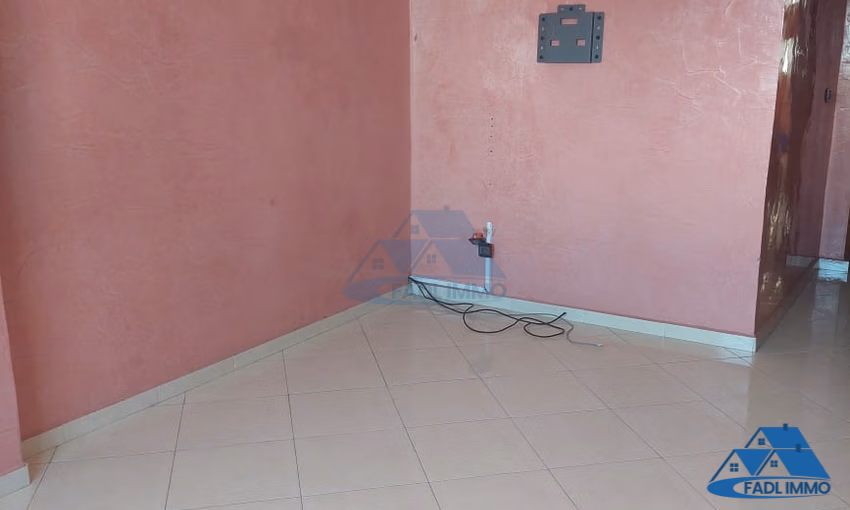 شقة للبيع مع تراس في الطابق الرابع شقة للبيع مع تراس في الطابق الرابع