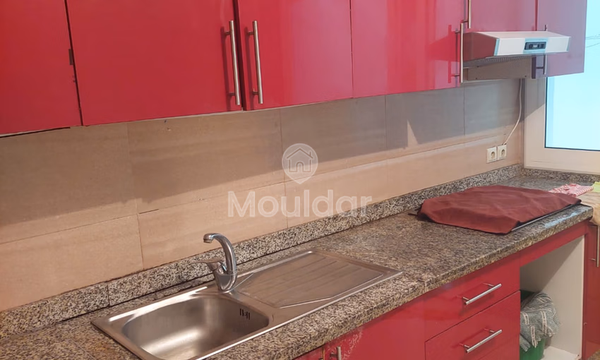 شقة للبيع مع تراس في الطابق الأول