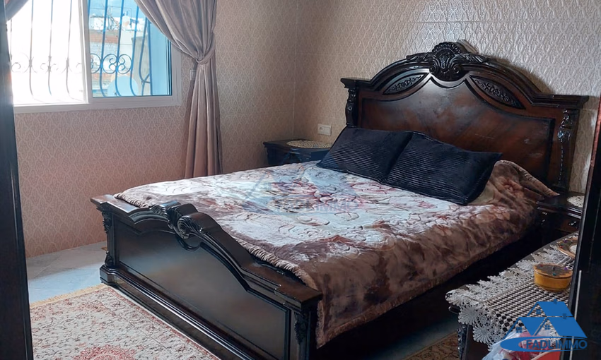 شقة للبيع مع شرفة في الطابق الثاني شقة للبيع مع شرفة في الطابق الثاني