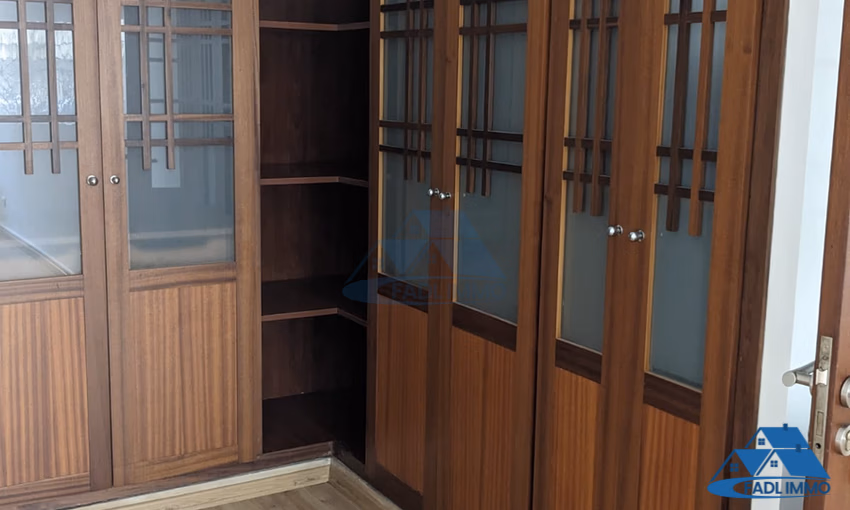 Studio à louer avec parking au rez-de-chaussée