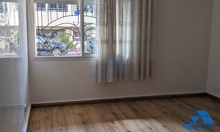 Studio à louer avec parking au rez-de-chaussée