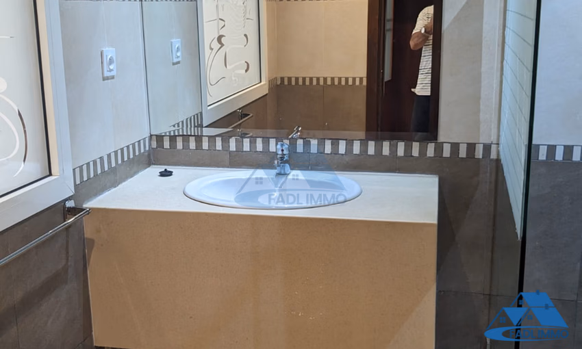 Studio à louer avec parking au rez-de-chaussée