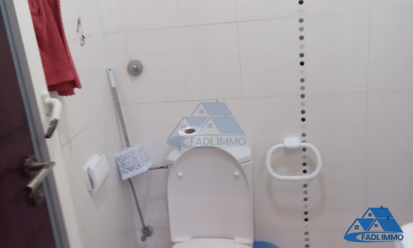 شقة للبيع مع مسبح في الطابق الأرضي