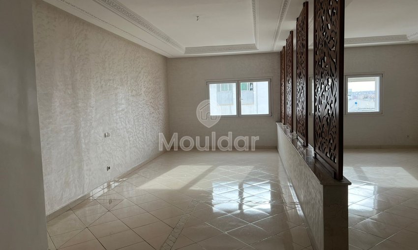 Appartement à vendre avec balcon au sixième étage