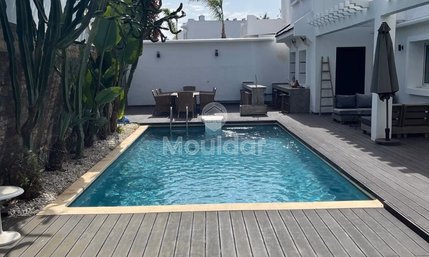 Villa en venta con piscina