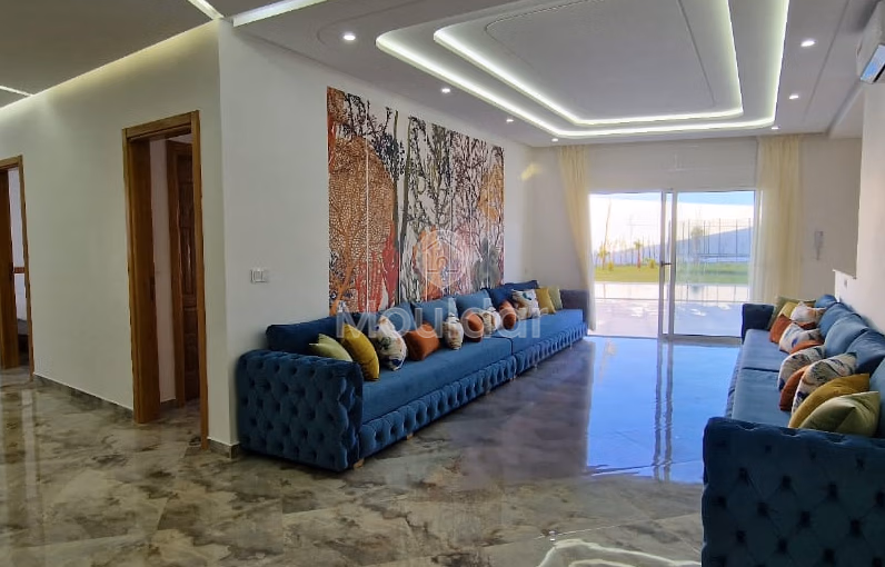 Villa en alquiler con piscina y dos plantas Villa en alquiler con piscina y dos plantas