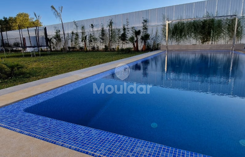Villa en alquiler con piscina y dos plantas Villa en alquiler con piscina y dos plantas