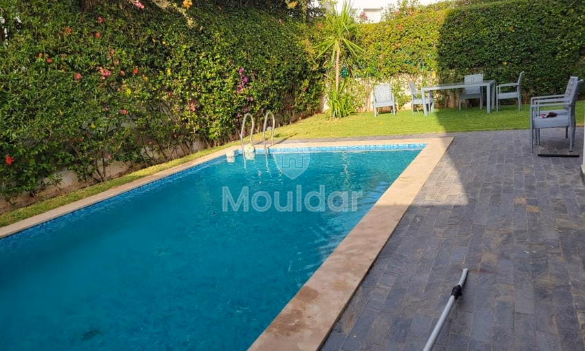 Villa en venta con piscina