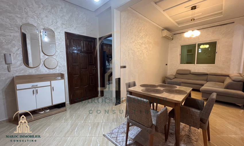 شقة للإيجار مع شرفة في الطابق الأول