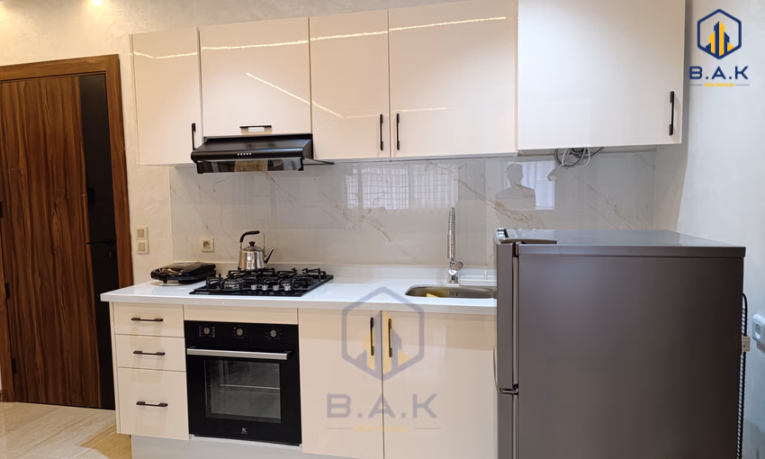 شقة للإيجار مع موقف سيارات في الطابق الأرضي شقة للإيجار مع موقف سيارات في الطابق الأرضي