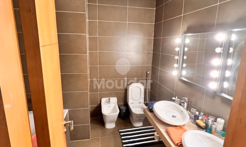 فيلا للشراء مع حديقة