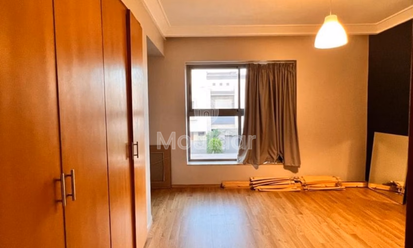 فيلا للشراء مع حديقة