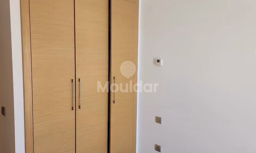 شقة للإيجار - غرفتان، الطابق الثالث