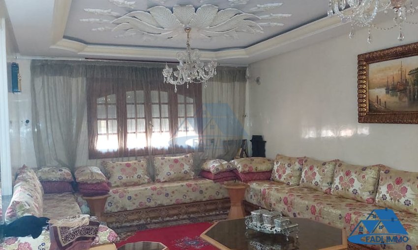 Villa for sale with terrace and three floors