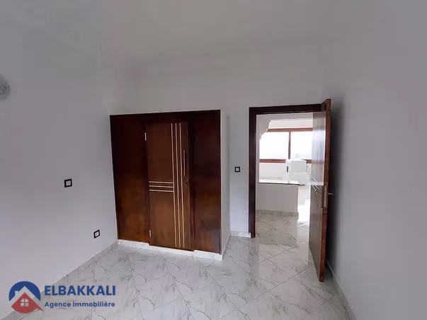 فيلا للإيجار مع تراس