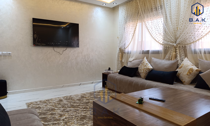 شقة للإيجار مع شرفة في الطابق الثاني شقة للإيجار مع شرفة في الطابق الثاني