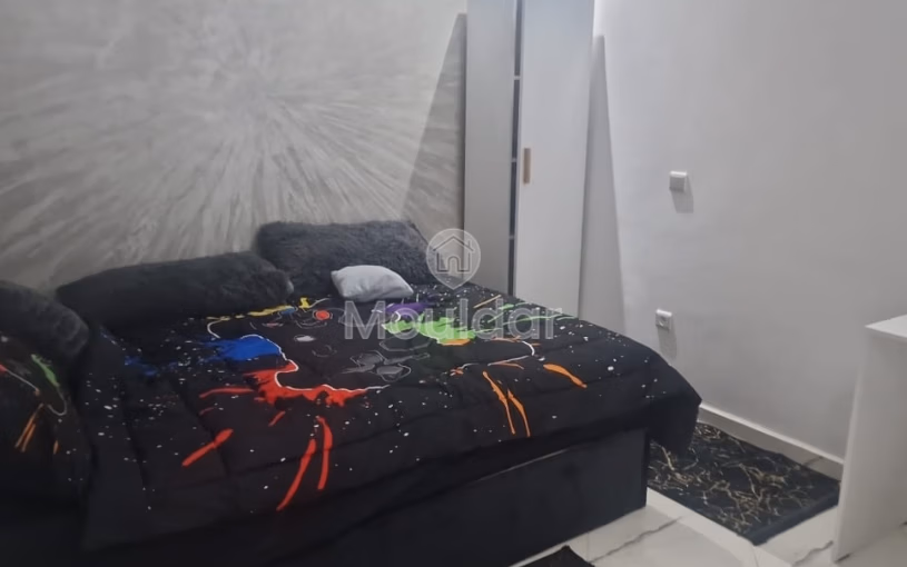 شقة للإيجار مع شرفة في الطابق الثاني