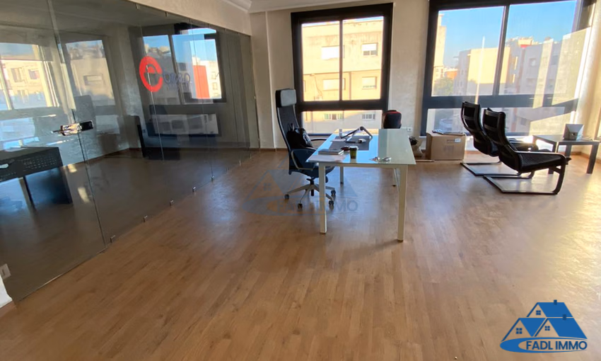 Bureau à vendre avec parking au neuvième étage Bureau à vendre avec parking au neuvième étage