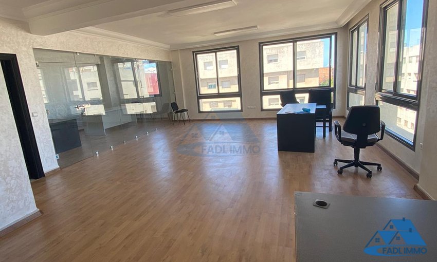 Bureau à vendre avec parking au neuvième étage