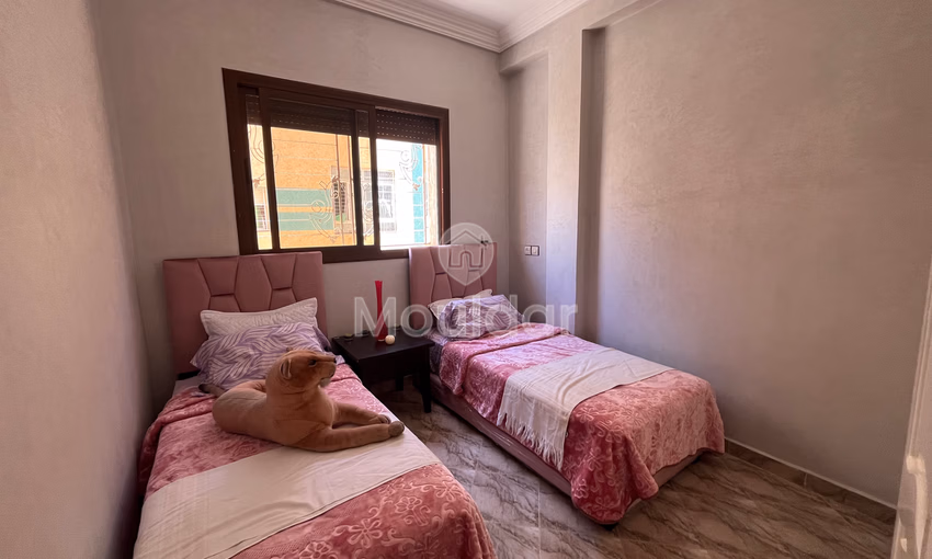 شقة للإيجار مع موقف سيارات في الطابق الأول