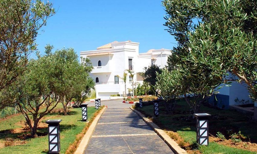 Apartment for sale with swimming pool - view 2