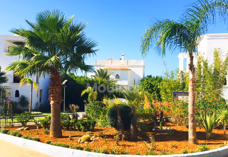 شقة للإيجار مع مسبح في الطابق الثاني