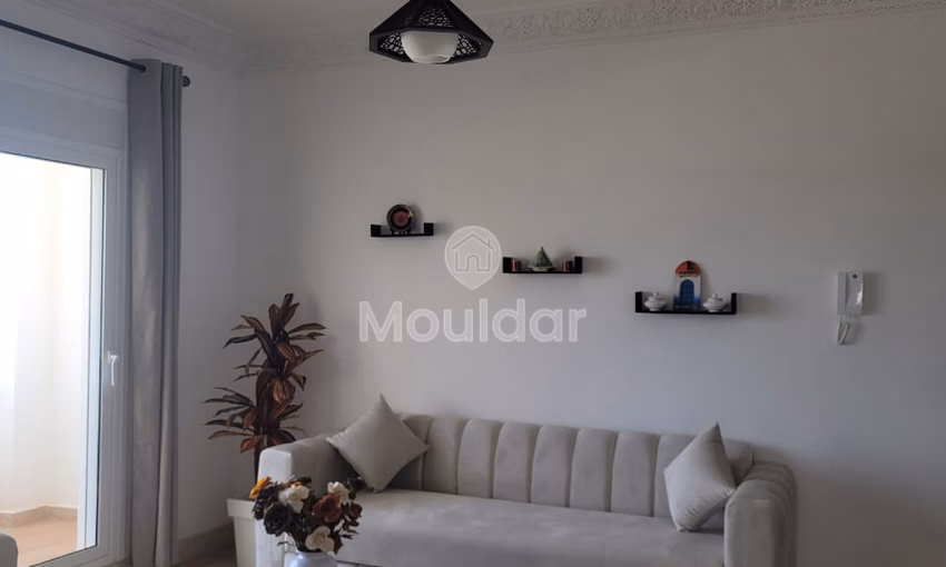 شقة للإيجار مع مسبح في الطابق الثاني