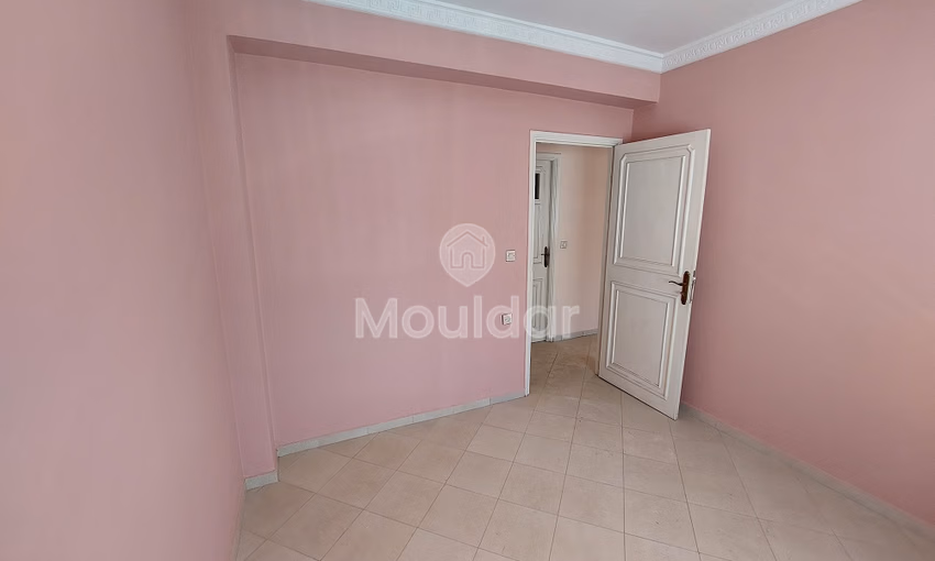 شقة للبيع مع تراس في الطابق السادس شقة للبيع مع تراس في الطابق السادس