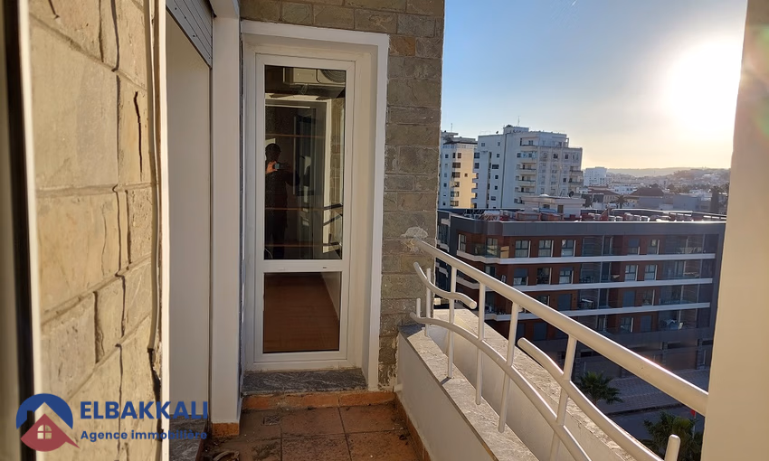 Apartamento en alquiler con balcón en el séptimo piso Apartamento en alquiler con balcón en el séptimo piso