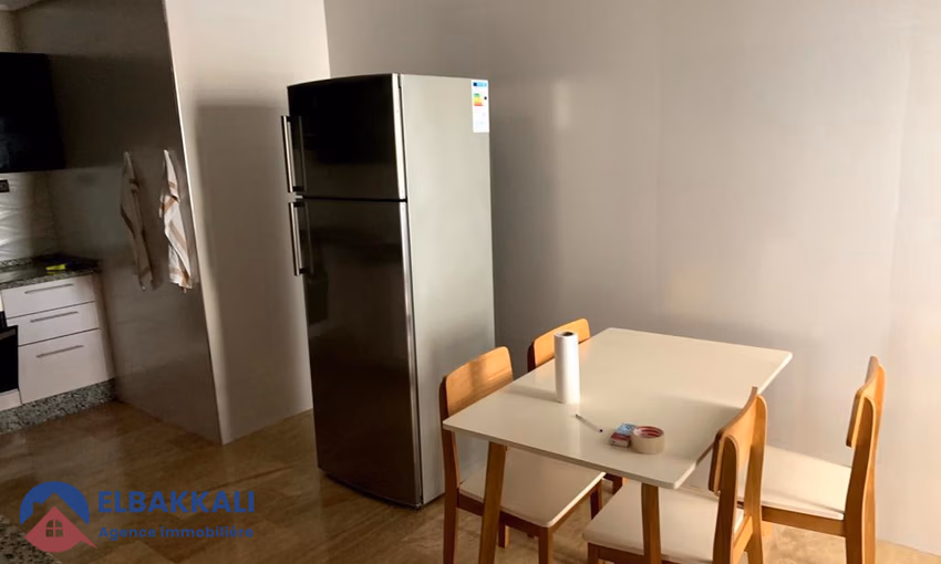 Apartamento en alquiler con balcón en el segundo piso