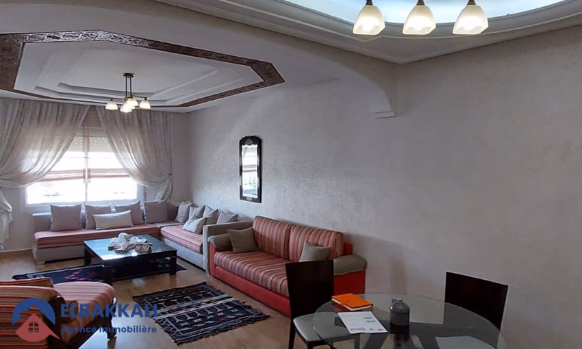 شقة للإيجار مع شرفة في الطابق الأرضي شقة للإيجار مع شرفة في الطابق الأرضي