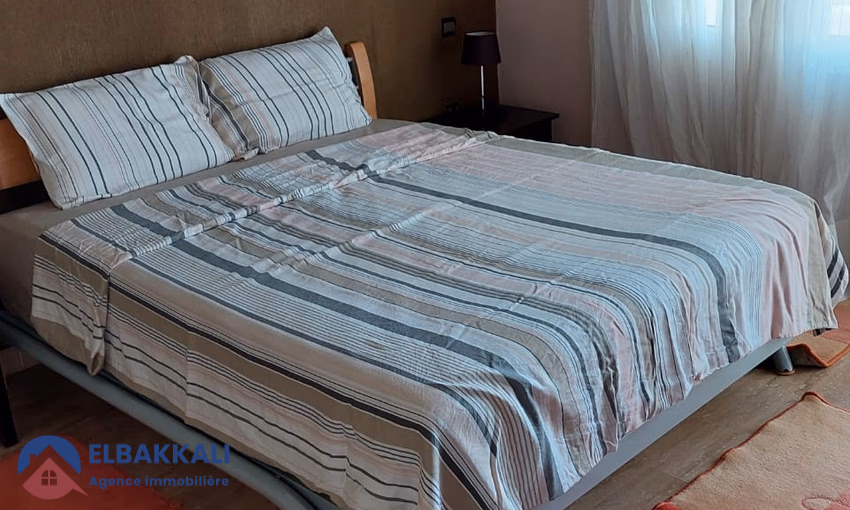 شقة للإيجار مع شرفة في الطابق الأرضي شقة للإيجار مع شرفة في الطابق الأرضي