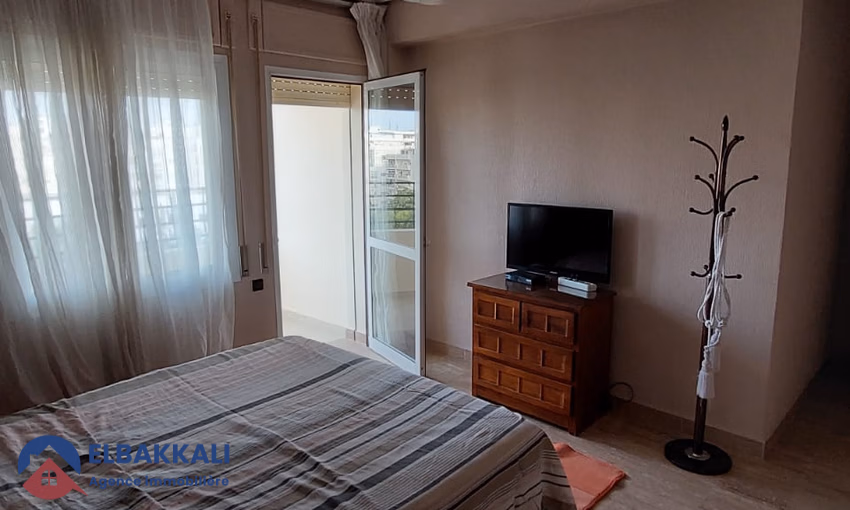 شقة للإيجار مع شرفة في الطابق الأرضي شقة للإيجار مع شرفة في الطابق الأرضي