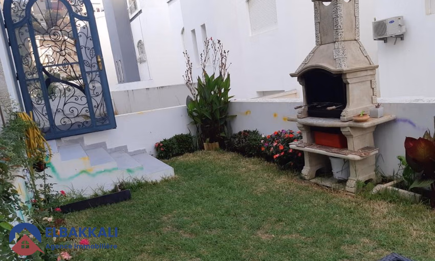 Villa à louer avec terrasse et trois étages Villa à louer avec terrasse et trois étages