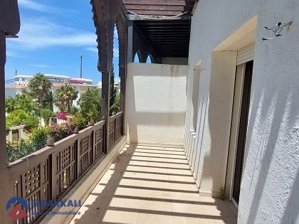 Villa in affitto con piscina e tre piani - view 2