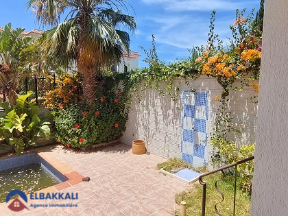 Villa for rent with swimming pool and three floors Villa for rent with swimming pool and three floors