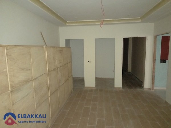 Villa en venta con piscina y tres pisos - view 11