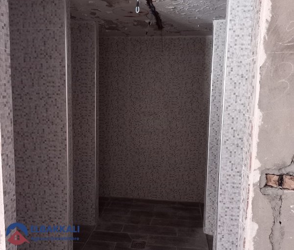 Villa en venta con piscina y tres pisos - view 12
