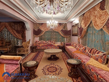 Villa à vendre avec terrasse et deux étages Villa à vendre avec terrasse et deux étages