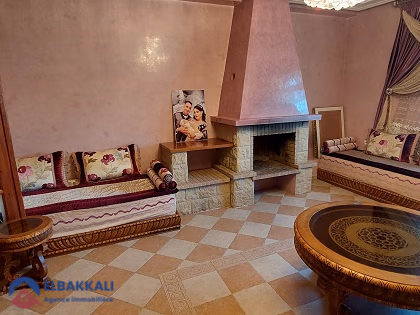 Villa à vendre avec terrasse et deux étages Villa à vendre avec terrasse et deux étages