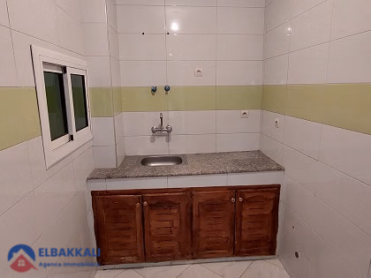 مكتب للإيجار في الطابق الأول مكتب للإيجار في الطابق الأول