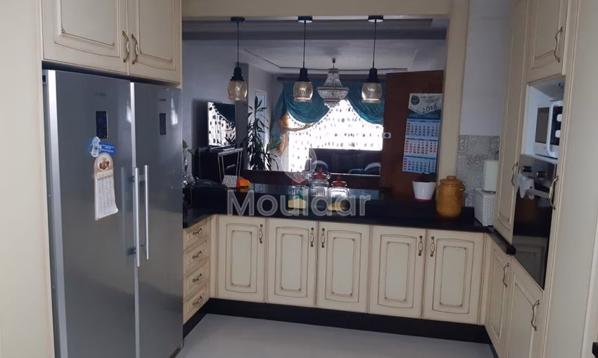 فيلا للإيجار مع تراس و ثلاثة طوابق فيلا للإيجار مع تراس و ثلاثة طوابق