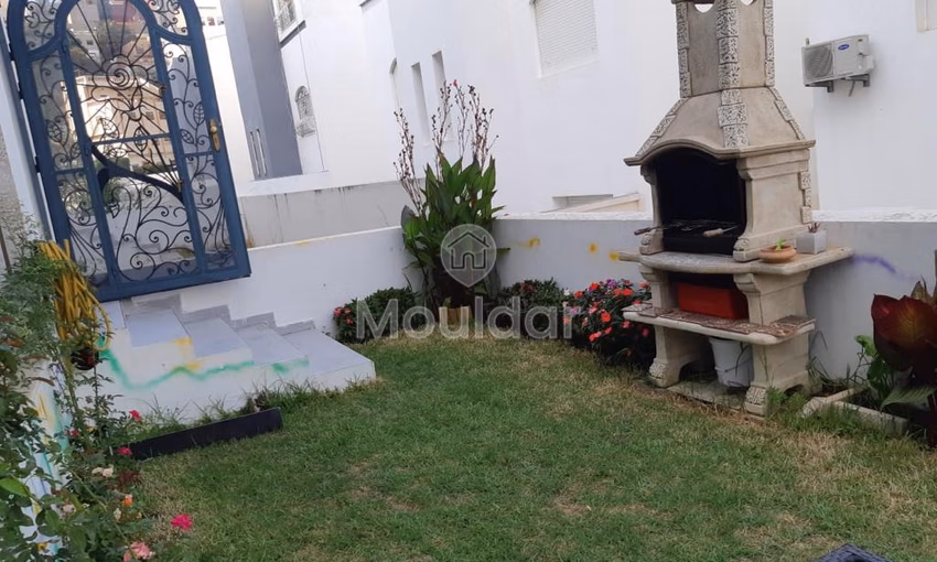 فيلا للإيجار مع تراس و ثلاثة طوابق فيلا للإيجار مع تراس و ثلاثة طوابق