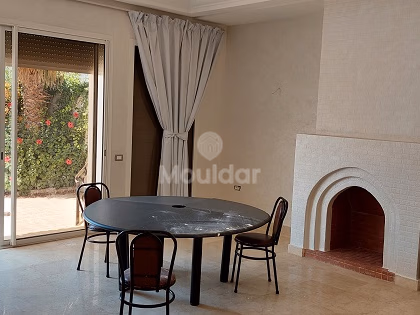 Villa à louer avec piscine et trois étages Villa à louer avec piscine et trois étages