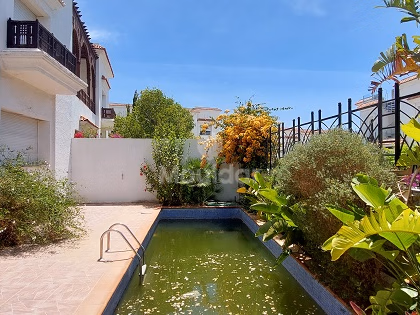 Villa à louer avec piscine et trois étages Villa à louer avec piscine et trois étages